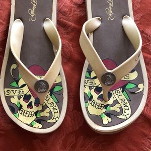 Ed Hardy women’s flip flops size 8